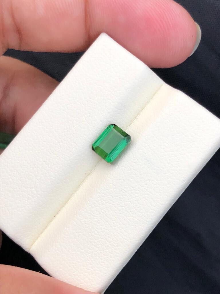 TOURMALINE EMERALD CUT GREEN COLOR GEMSTONE FOR RING & JEWELLERY, 1.50 CARAT product image (5)