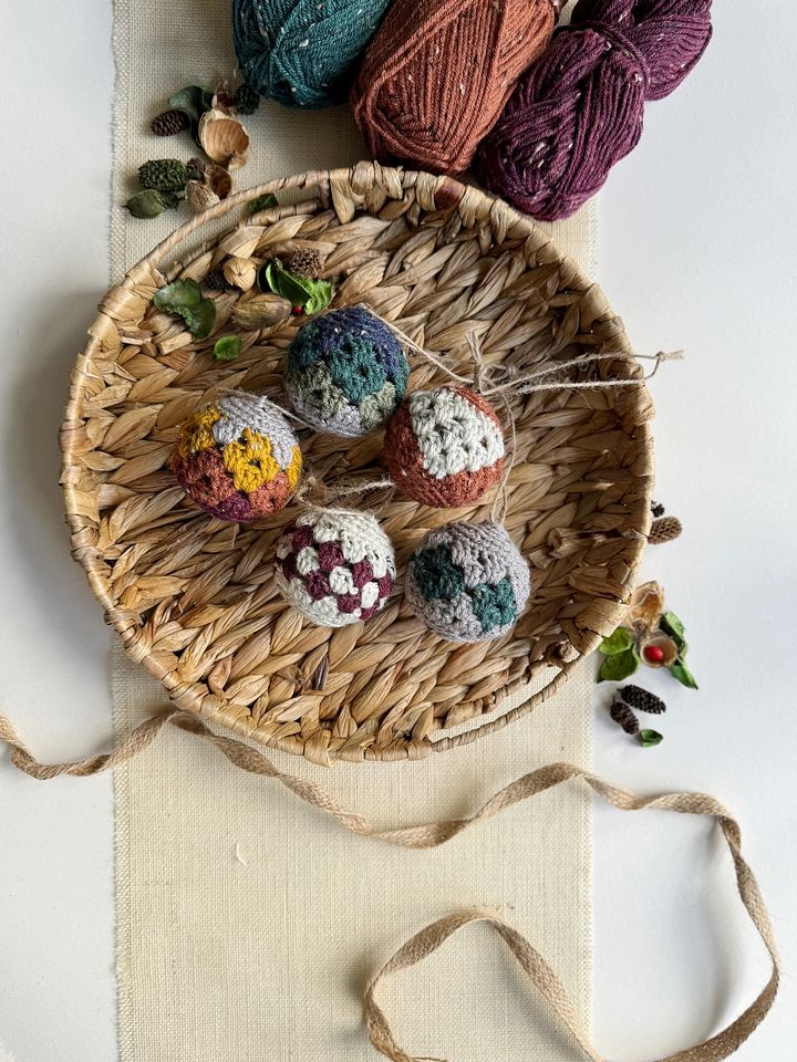 Easy Crochet Bauble Pattern / Granny Stitch Bauble / Colourful Crochet Tree Decoration / Pdf Pattern product image (2)