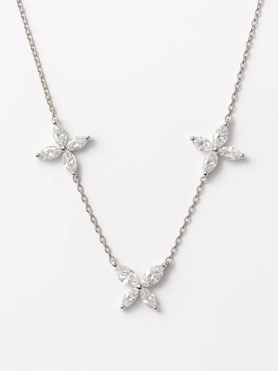 The Elira Necklace product image (1)