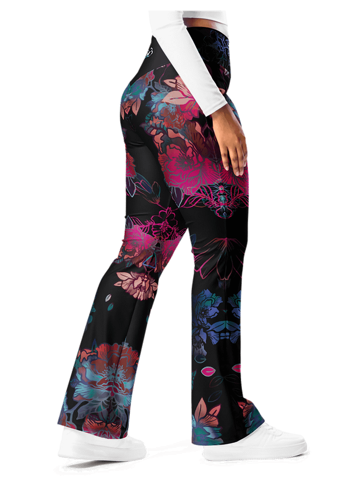 Black lace-flare leggings product image (1)