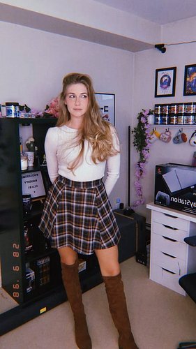 I tried 3 times to do this transition properly and my hair just was not cooperating 🤣 some people make this trend look so eas...