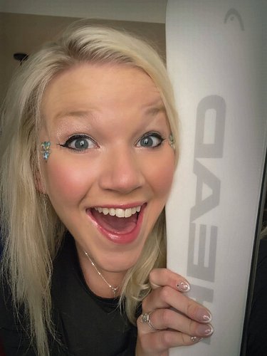 First ski day of the season! Time to break these bad bois in!!!! ⛷️❄️

#ski #headskis #winter