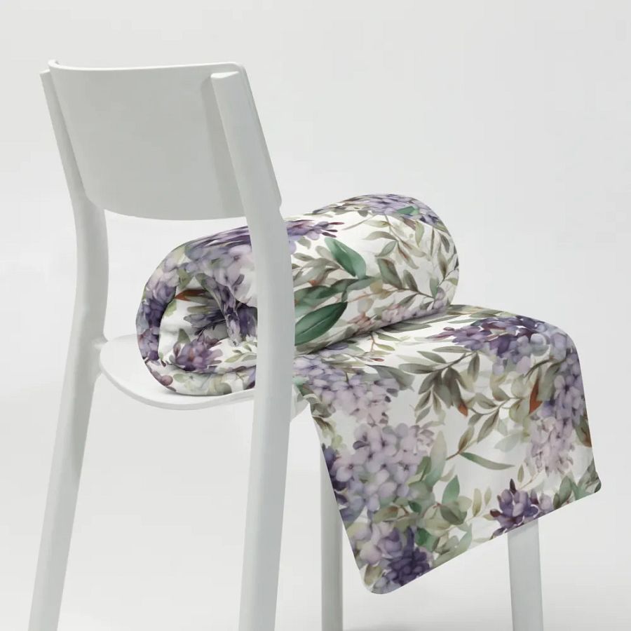 Luscious Lilacs In Bloom product image (12)