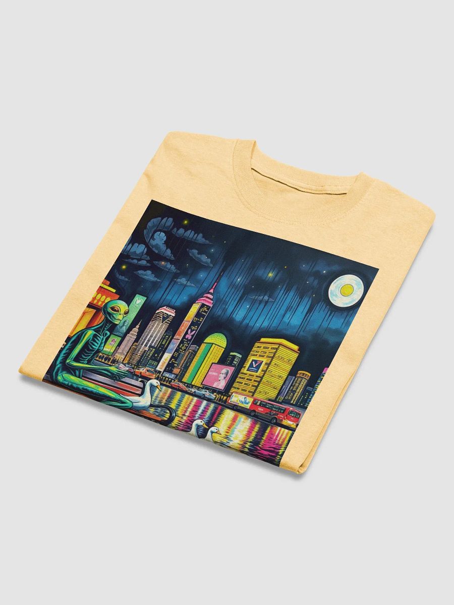 Alien feeding ducks, just trying to fit in, Streetwise Classic: Gildan Heavyweight Tee product image (3)