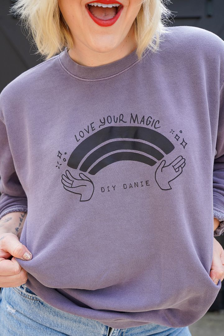 LOVE YOUR MAGIC CREW NECK - Black txt product image (2)