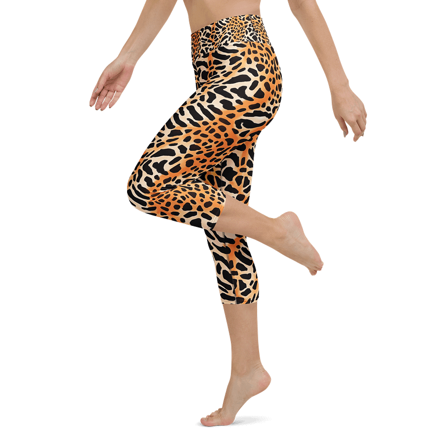 Orange Giraffe Capri Leggings product image (5)