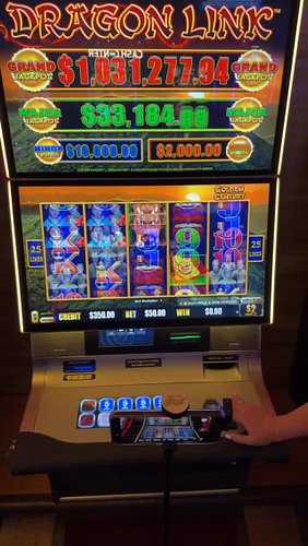 She found the Lucky High Limit Dragon Link at Hardrock Hollywood. 
.
#slots #casino #jackpot #dragonlink
