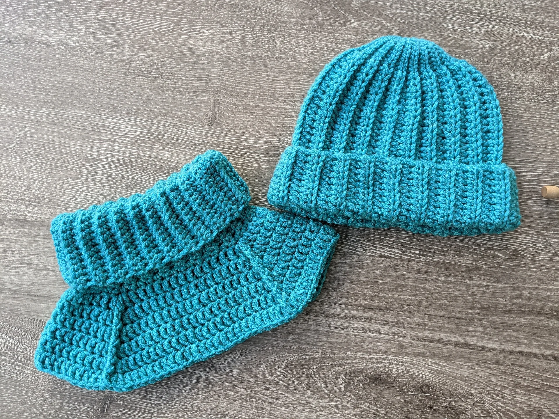 Crochet Baby Turtleneck Dickey & Hat Patterns Set product image (7)