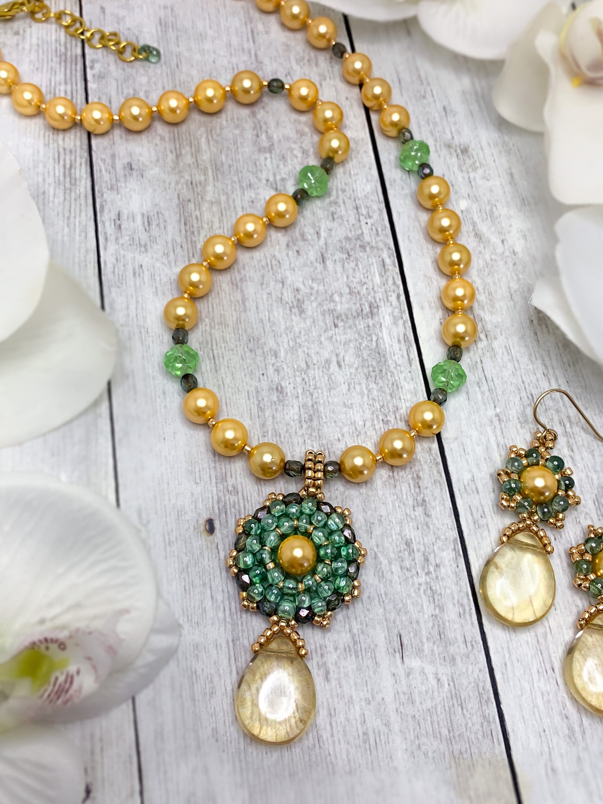 Majesty Beaded Necklace and Earrings Set - Yellow product image (1)