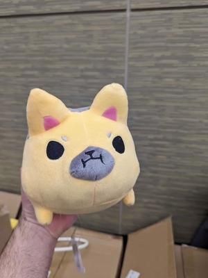 Its day 3 of PAX East 2023! . . . @tastypeachstudios #paxeast2023 #cookiebrigade #pax #charity #fyp #meme #tastypeachstudios #games #plush #plushies #day3 #boston #helooksatmeandilookathim 
