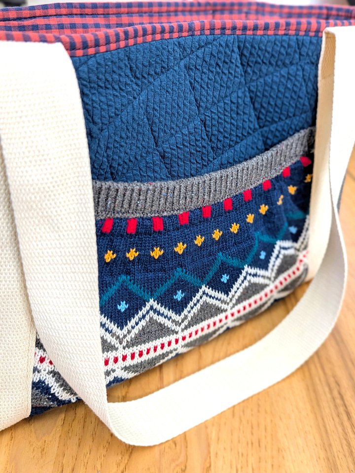Fair Isle Pocket Tote product image (2)