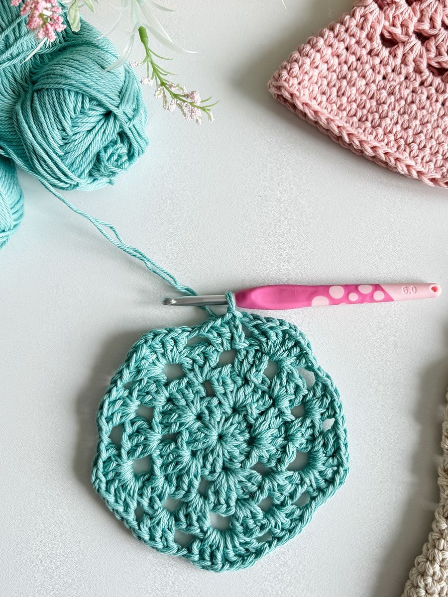 Wallflower Granny Stitch Hat Crochet Pattern product image (8)