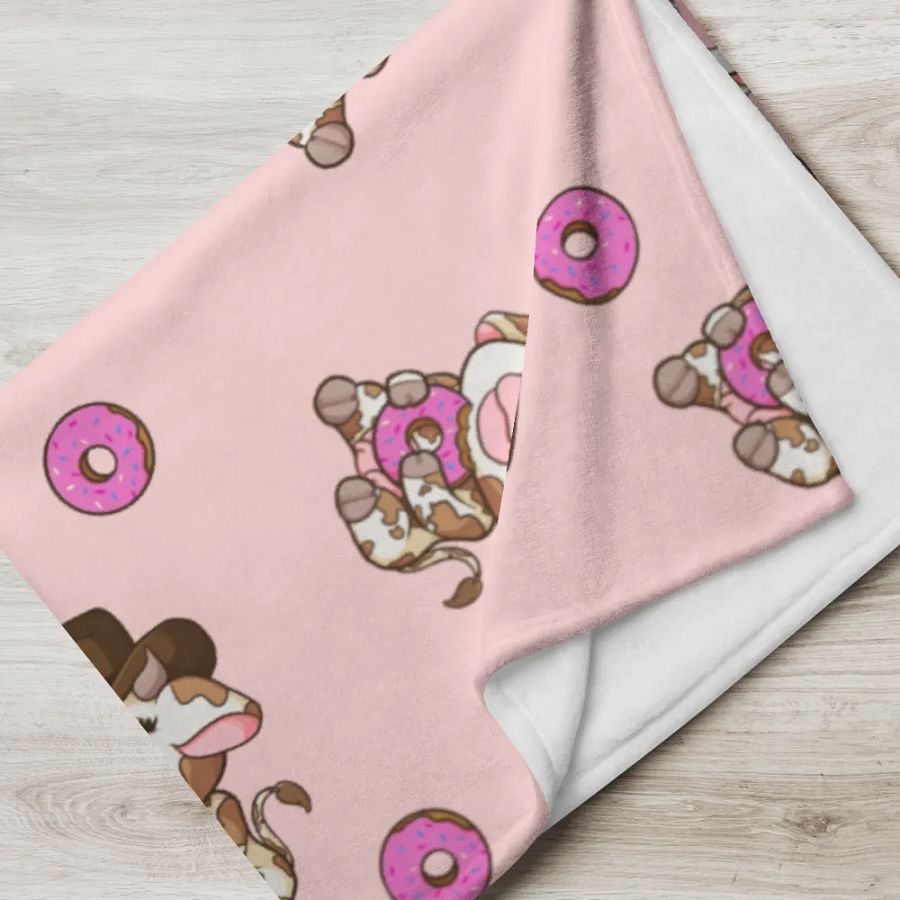 Betsy Throw Blanket product image (17)