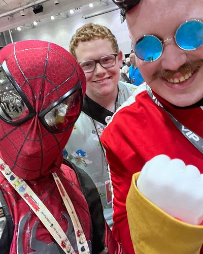 I HAD SUCH A GREAT TIME IN THE ACTUAL EXPO THANK YOU @eric_ginge_luko FOR JOINING ME 
❤️❤️❤️ #boston #bostonfanexpo2024 #comi...