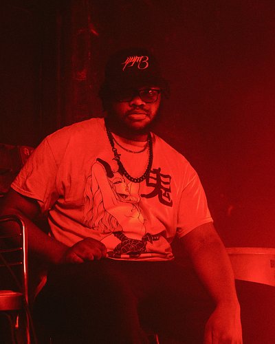huge update from me. 🖤⛓️