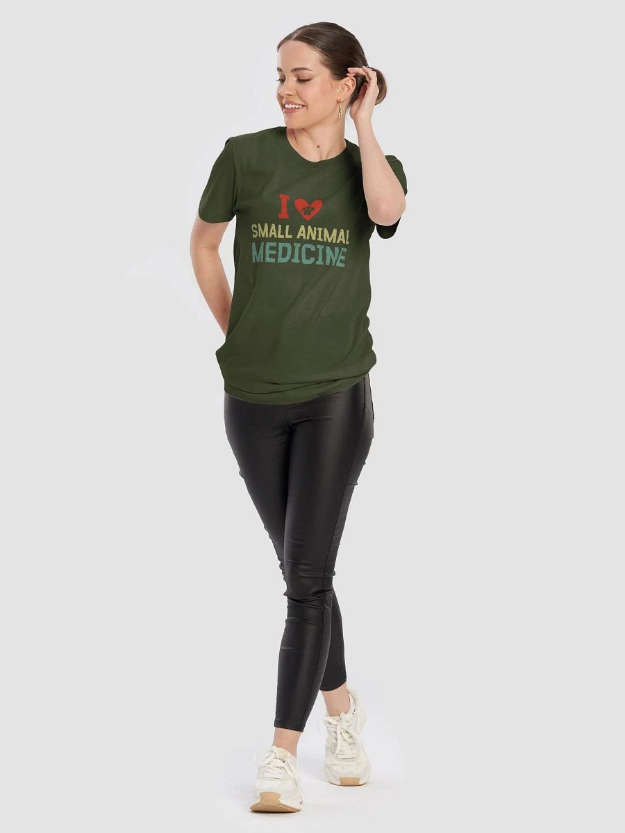 "I love small animal medicine" t-shirt product image (4)
