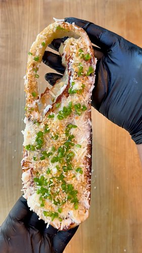 Asiago + Serrano + Honey + Onion on Asiago Sourdough | #fredbred

A toast made to tingle the taste buds! Sweet, Salty & Spicy...