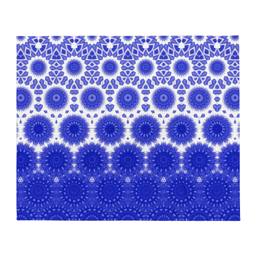 Blue & White Daisy Seamless Patterned Throw Blanket product image (5)