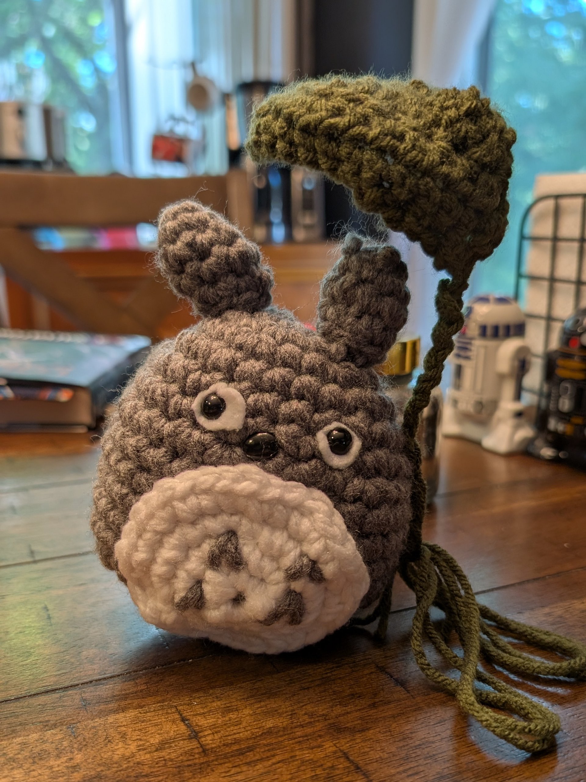 Totoro with Leaf product image (1)