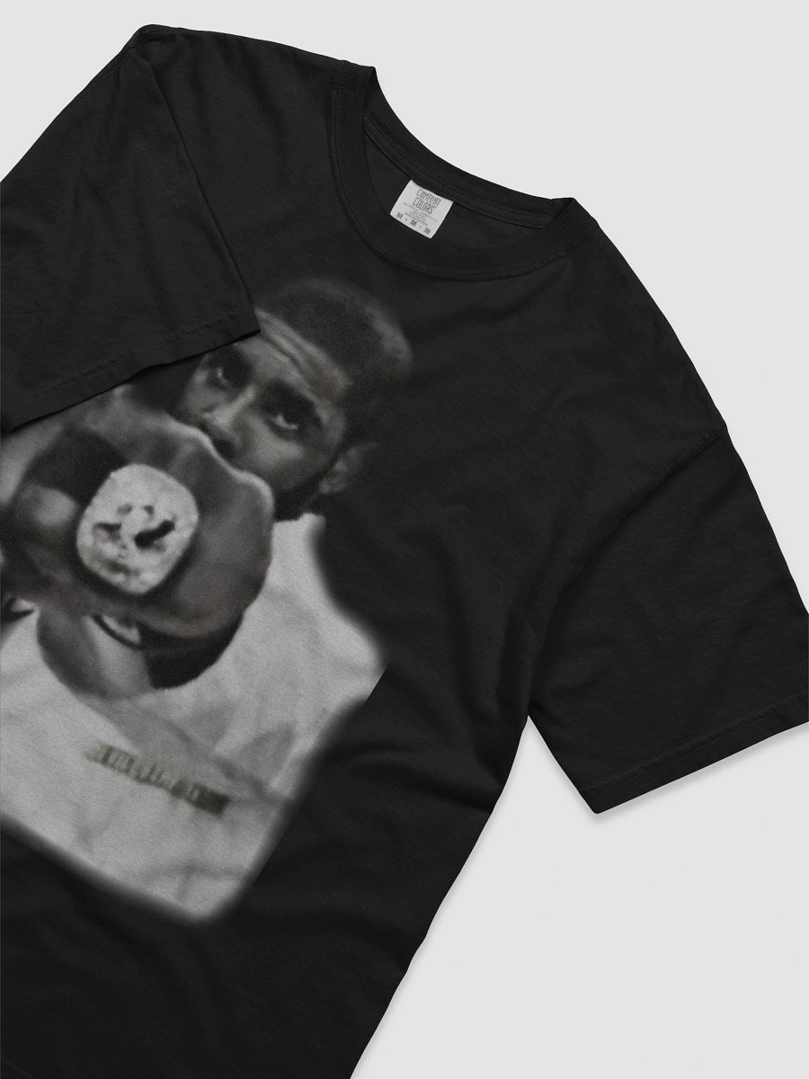 Kyrie Showing off his Ring product image (5)