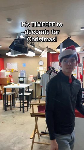 Here’s my Christmas decorating process! It is pure chaos... 🎄🎁 #christmasdecor #christmastree #christmascountdown #comedy