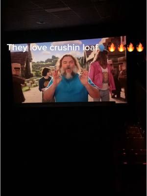 They love crushin loaf🗣️🔥🔥 #minecraft #minecraftmovie #minecraftmemes #fyp #funny #theylovecrushingloaf 
