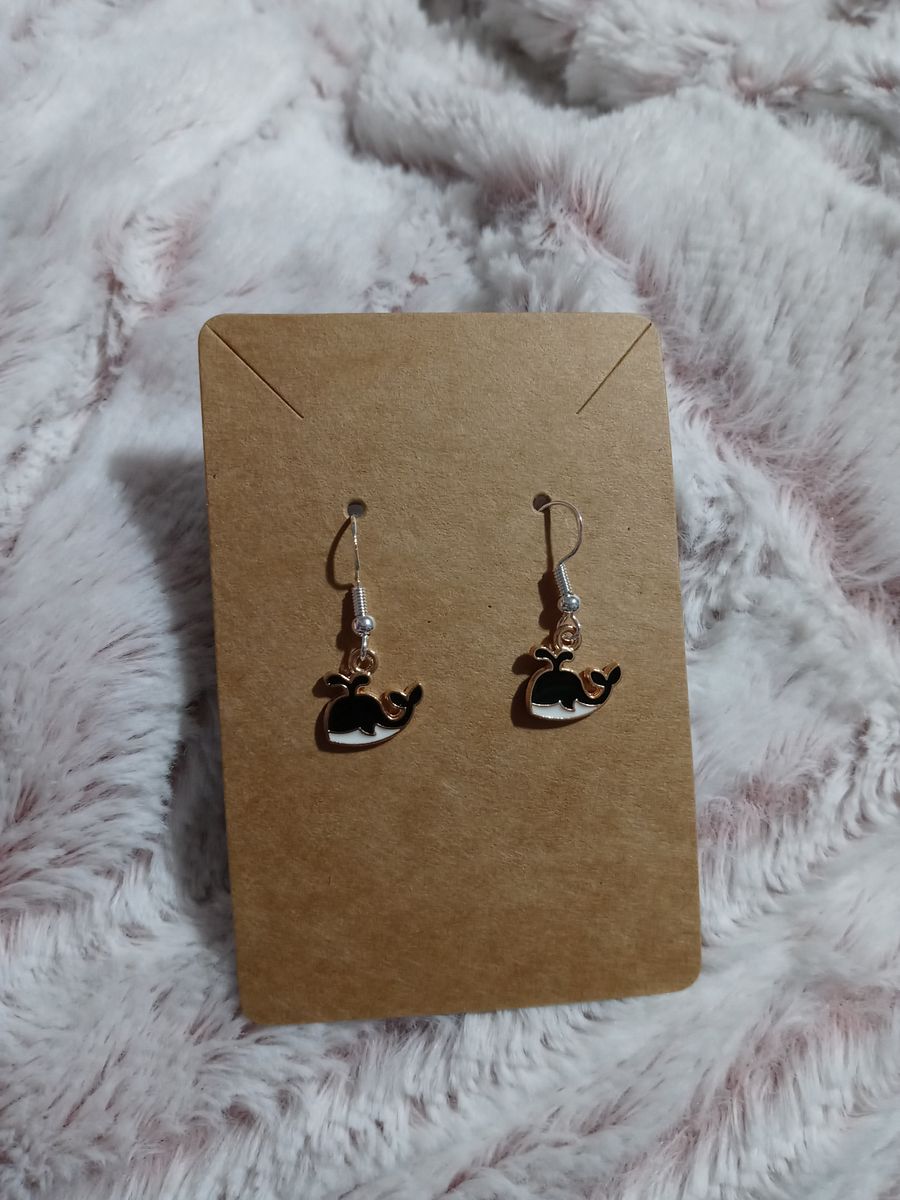 Boss momma whale earrings product image (1)