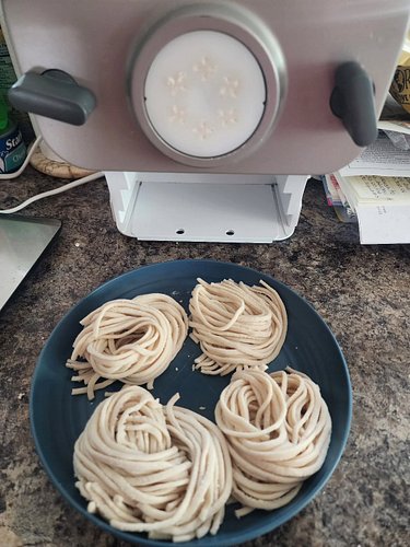 Fresh homemade pasta FTW!!!

#happycreations #homemade #homecooking #phillipspastamaker #kingaurthurflour #homemadepasta