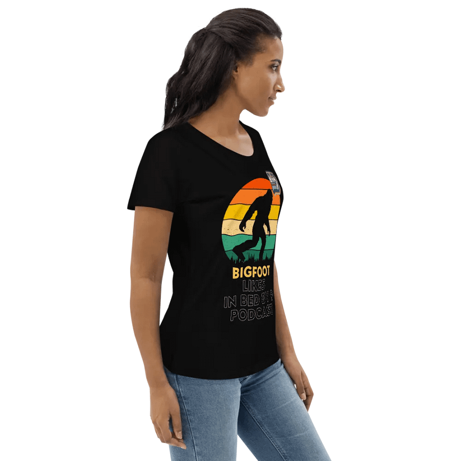 Bigfoot Likes Tee product image (4)