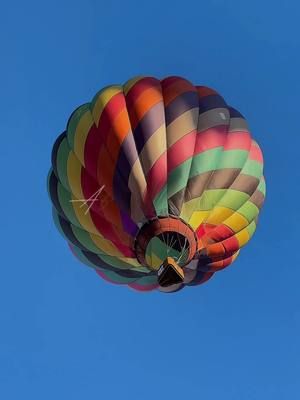 #balloonfiesta #hotairballoon #balloonsoftiktok #inspirationalquotes #quoteoftheday #beautifulwords #inspiredawesomelife #rainbowballoons #flyaway #balloons #balloonfestival #carolinaballoonfest @Grindstone Media Group 