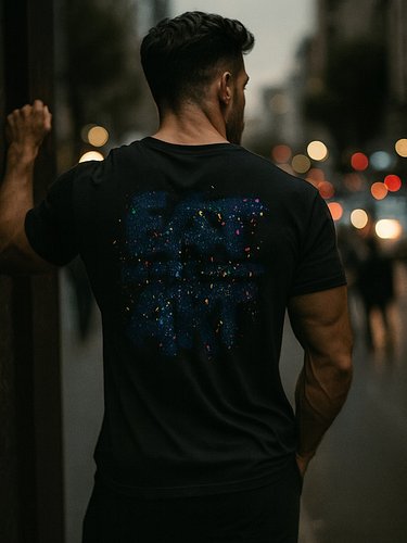 Blending into the chaos, standing out with art.
.
.
.
#eatmoreart #streetwear #fashion #pixelwear