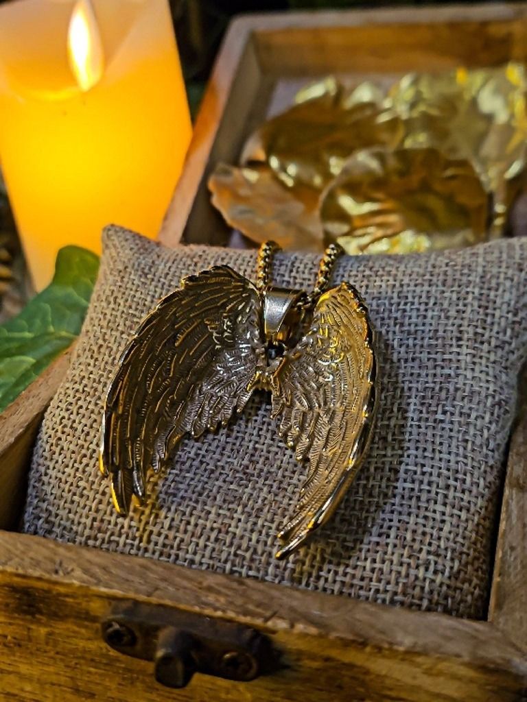 The Armored Kingdom Golden Guardian Wings of Glory Necklace product image (3)