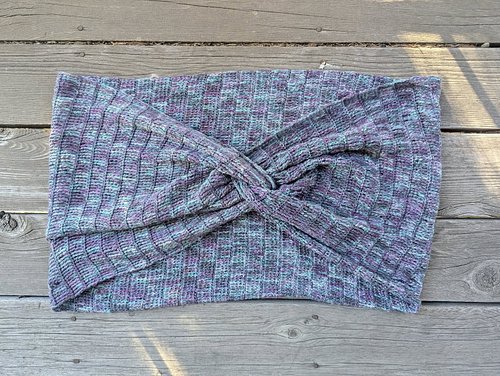 This holiday gift was a fun one to work up! The yarn is a beautiful 50/50 blend of merino and silk and this yarn was hand dye...