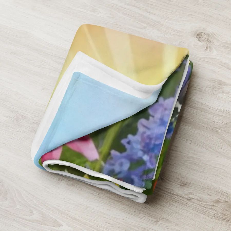 Discover the Beauty of Nature with Our Colorful Flowers & Butterflies Throw Blanket product image (7)