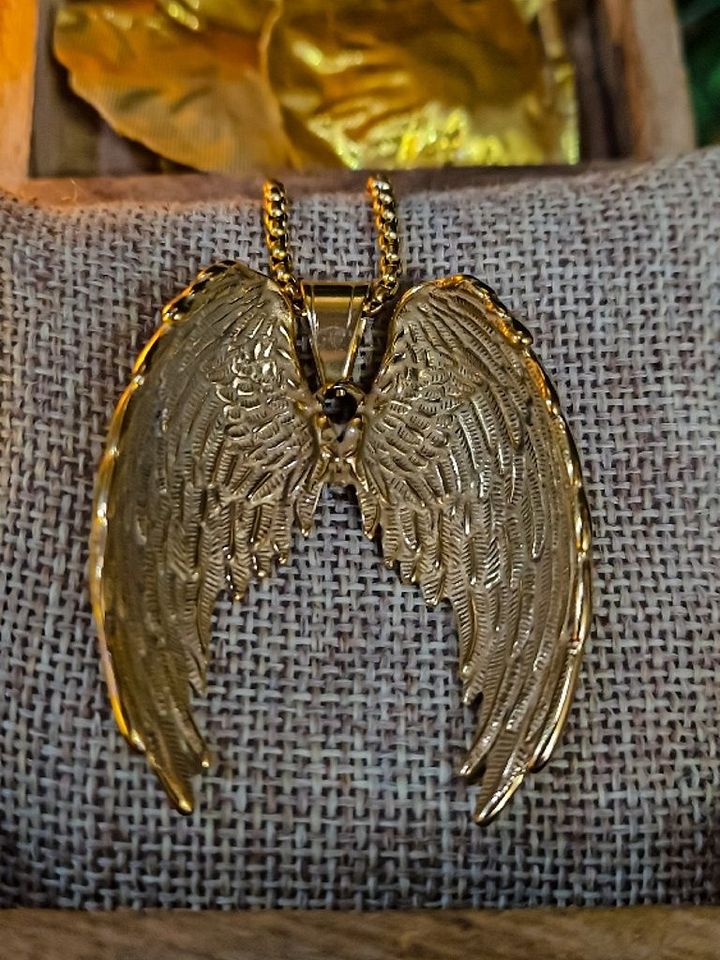 The Armored Kingdom Golden Guardian Wings of Glory Necklace product image (1)