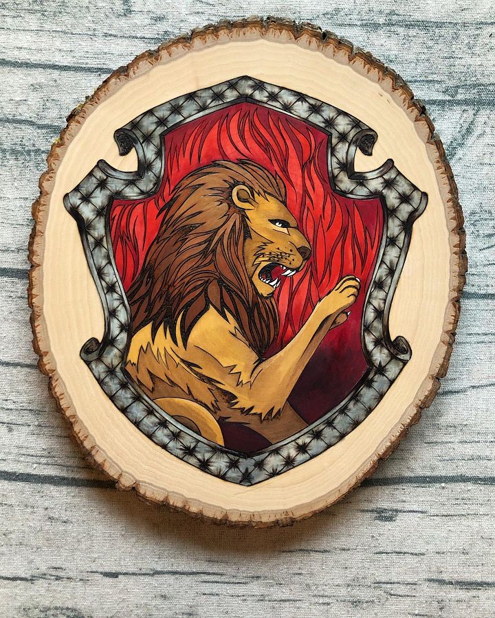 Gryffindor Hogwarts House Crest product image (1)