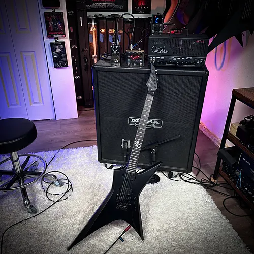 I never get tired of checking out sick gear. And there’s so much of it in this picture 😂
.
@cult.fx and @lichtlaermaudio TOTA...