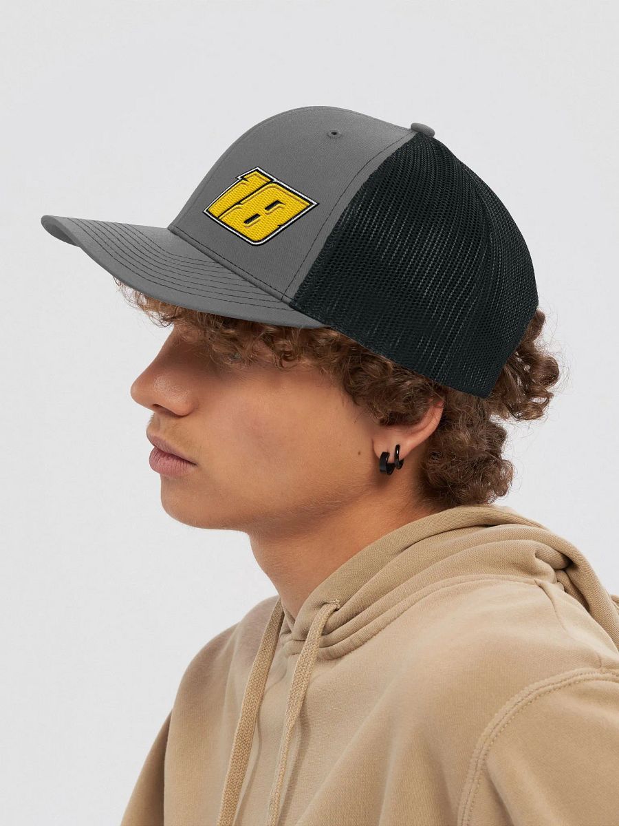 18 Trucker hat product image (7)