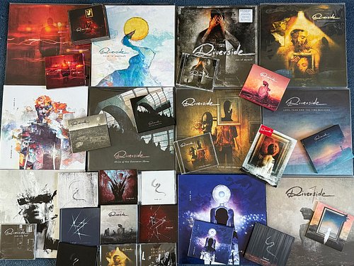 Just completed an interview with one of my favourite artists of all time.
Mariusz Duda from Riverside & Lunatic Soul.
Phil :)