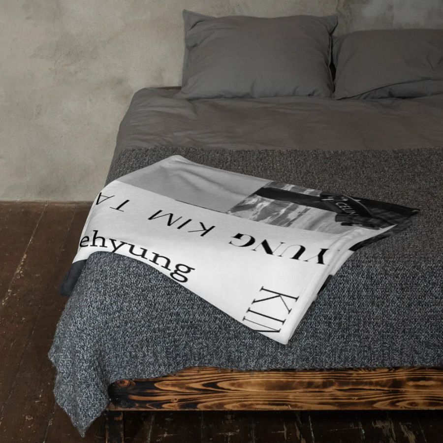 Kim Taehyung Throw Blanket product image (11)