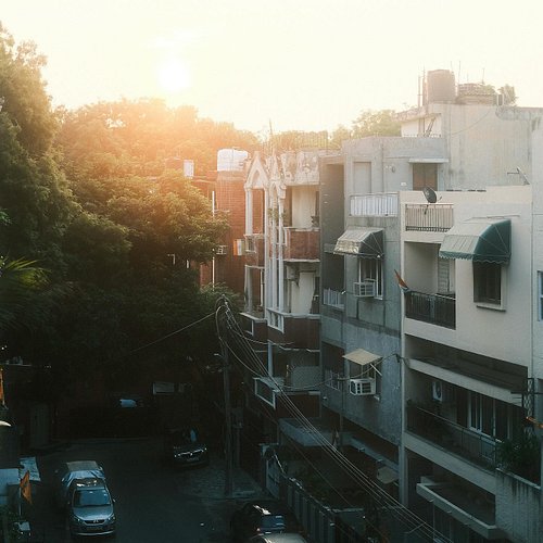 Some snaps during a sunrise on my balcony. It's good to be back in Delhi. Now it's time to get back in the pocket. brb.