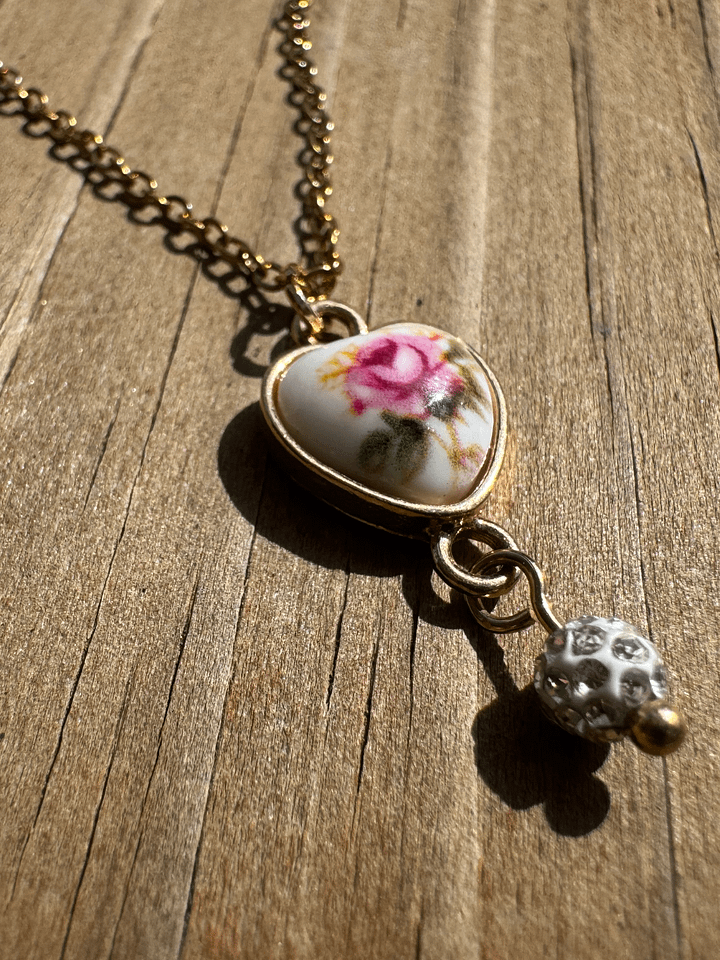 Golden Rose Necklace product image (1)