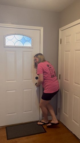 door: 1, me: 0

Bloopers from my trip to the mailbox! 😅🚪📪🐶

@staceymcewanbooks #aforbiddenalchemy #blooper #bookmail #bookclub