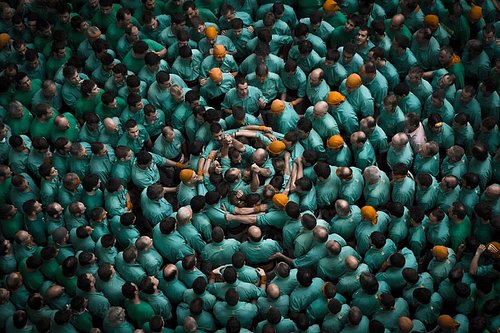 Spanish photographer @davidoliete captured these fantastic aerial shots of “Concurs de Castells”, a human tower competition h...
