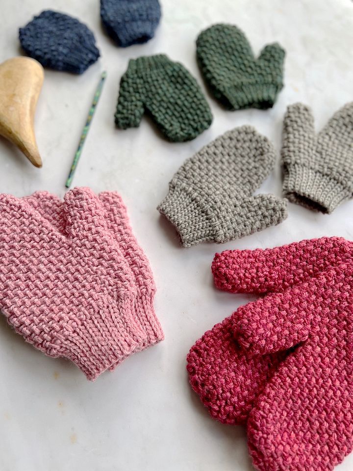 Herringbone Moss Stitch Crochet Mittens Pattern Baby to Adult Size product image (1)