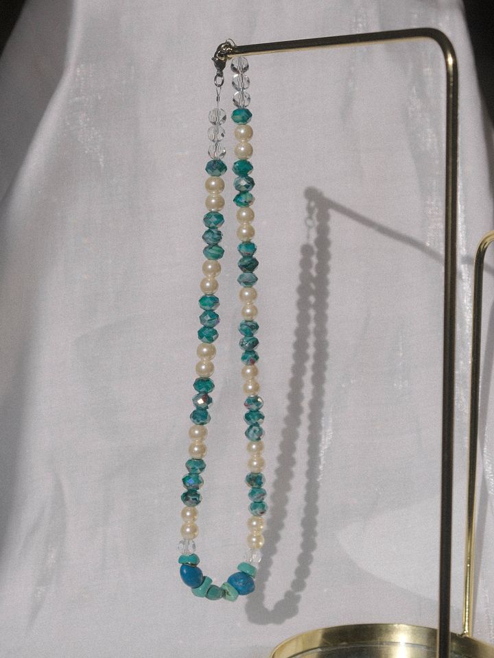 Turquoise necklace product image (1)