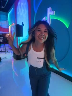 Huge thanks to @blu shift LIVE for inviting me to visit the  @Tiktok creator studio at their headquarters in Los Angeles! Looking forward to coming back and creating some fun stuff here #tiktokcreator 