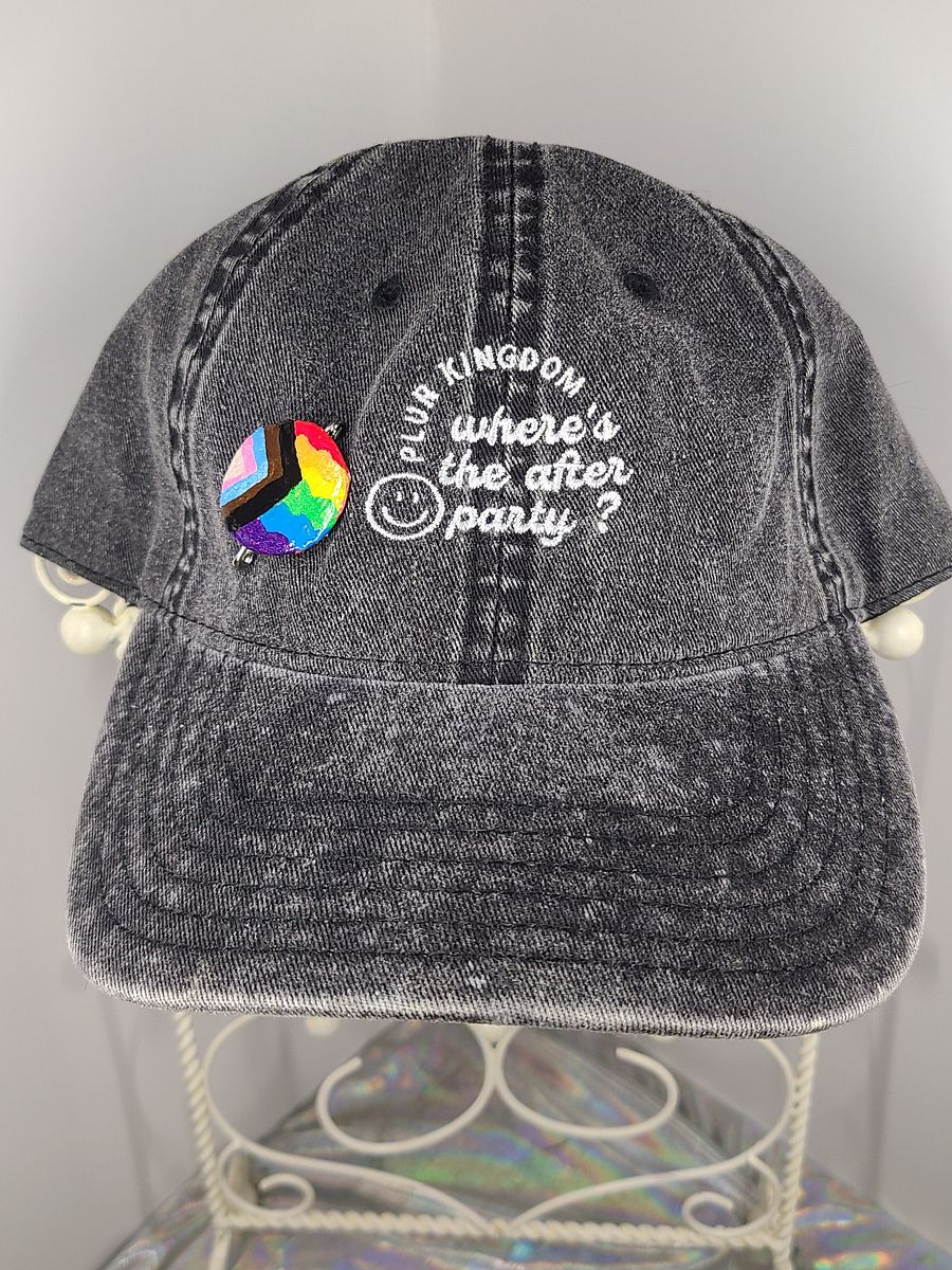 bi pride heart bottle cap pin product image (4)