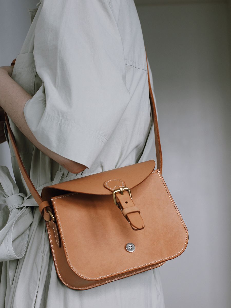 Vegetable Tanned Leather Saddle Bag - Small product image (7)