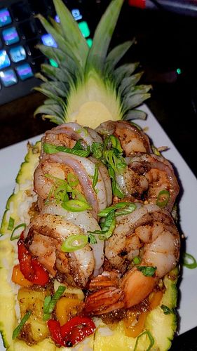 On this edition of Kookin with Kush - carribean jerk shrimp pineapple bowls 🤤🔥